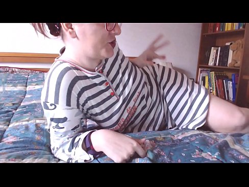❤️ 把這隻大黑公雞塞進你嘴裡的小奴隸 ❤ 色情視頻 在我們