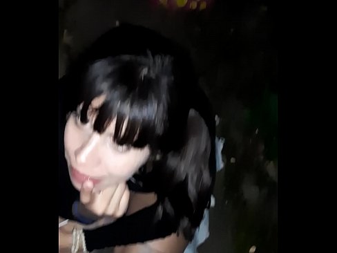 ❤️ 在街上腫脹的陰莖以換取糖果 ❤ 色情視頻 在我們