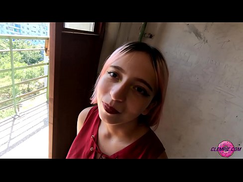 ❤️ 學生性感在內陸吸了一個陌生人 - 射在他臉上 ❤ 色情視頻 在我們